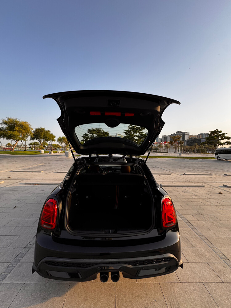 2022 MINI Cooper S 5-Door | 35,000 - 12