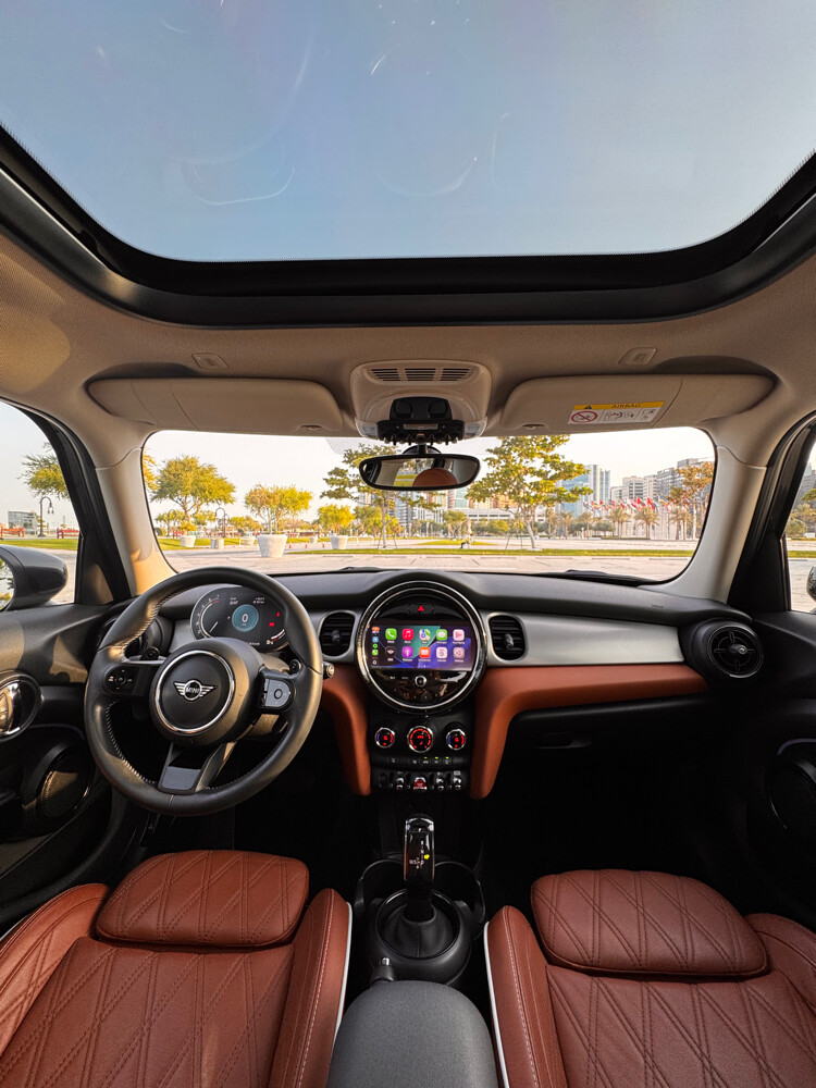 2022 MINI Cooper S 5-Door | 35,000 - 6