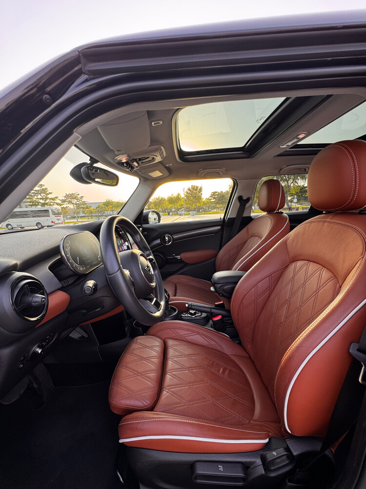 2022 MINI Cooper S 5-Door | 35,000 - 5