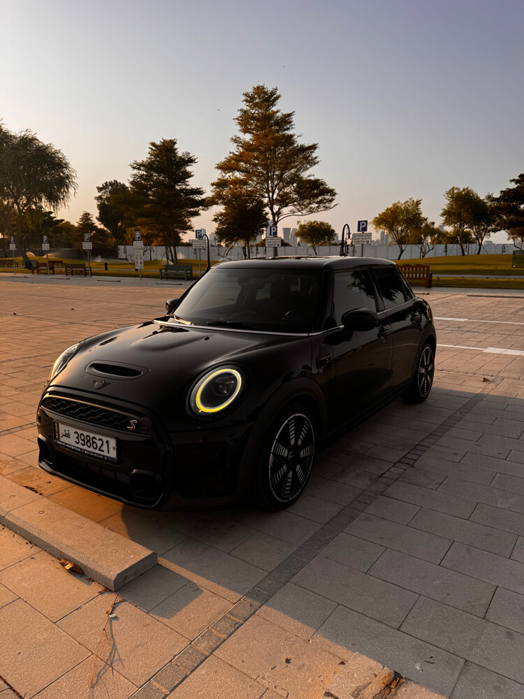 2022 MINI Cooper S 5-Door | 35,000 - 2