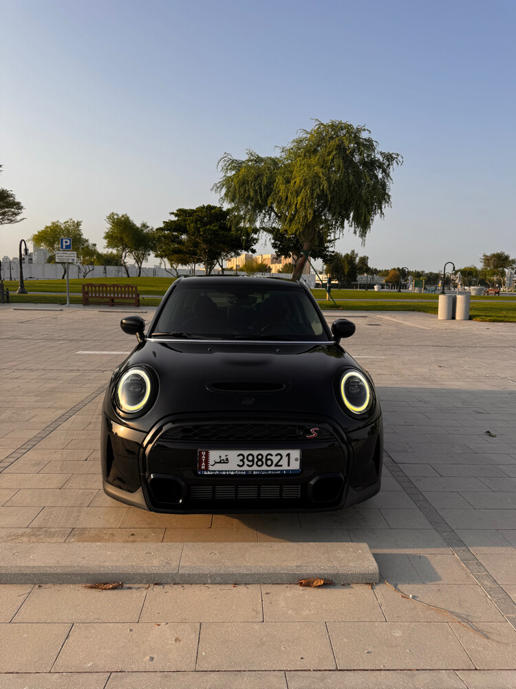 2022 MINI Cooper S 5-Door | 35,000 - 4