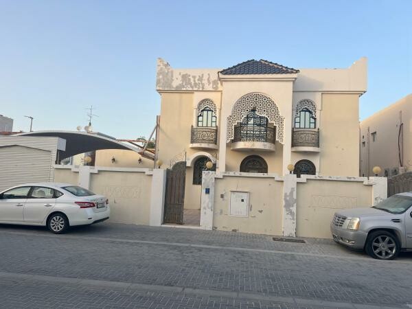 للبيع فيلا بالخريطيات - 1