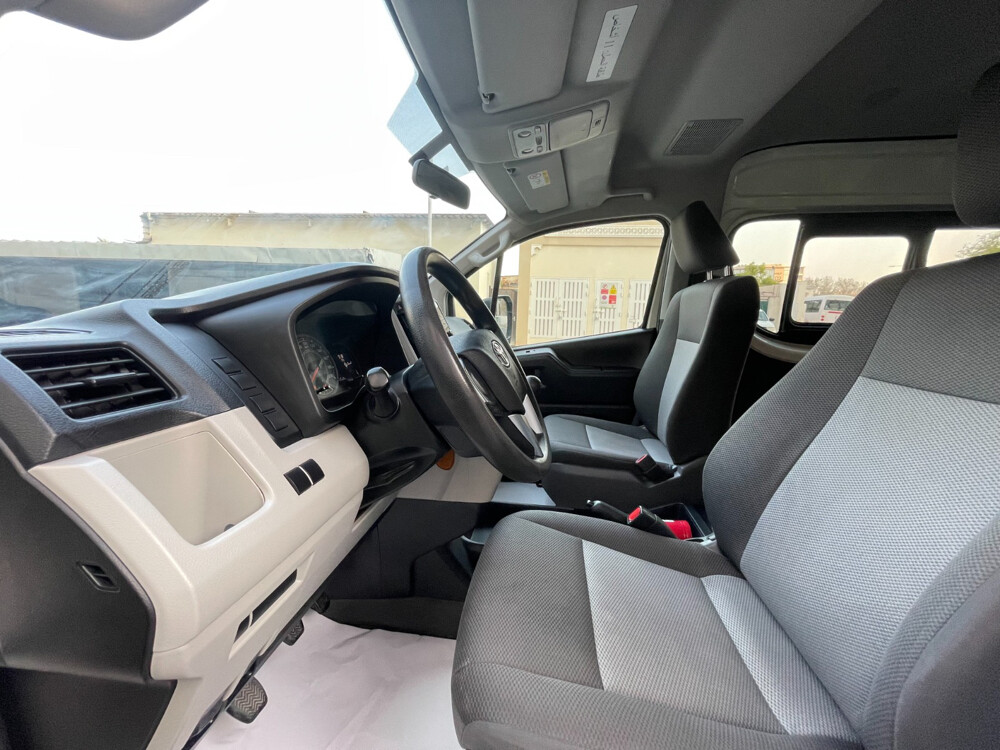 Toyota Hiace 2023  - 10