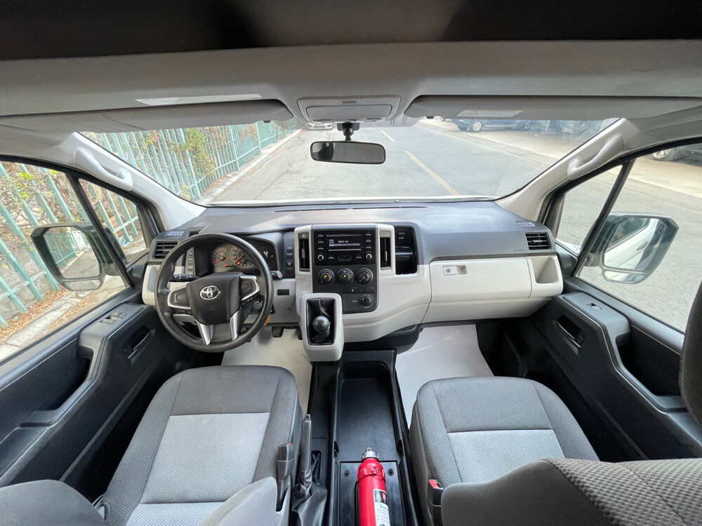 Toyota Hiace 2023  - 8