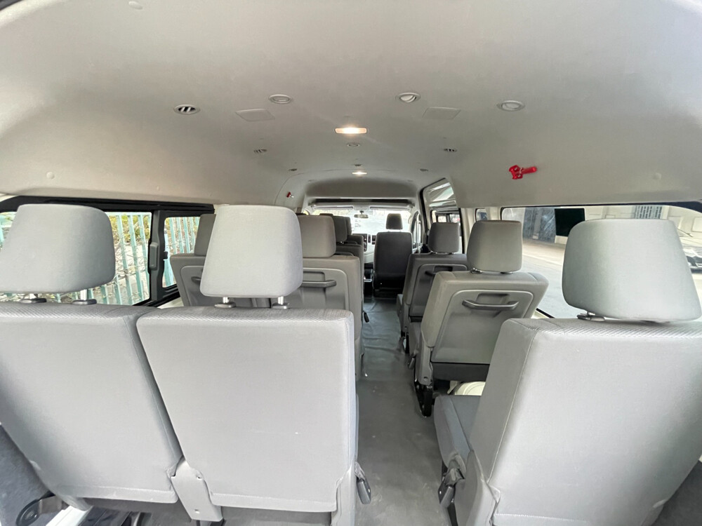 Toyota Hiace 2023  - 9