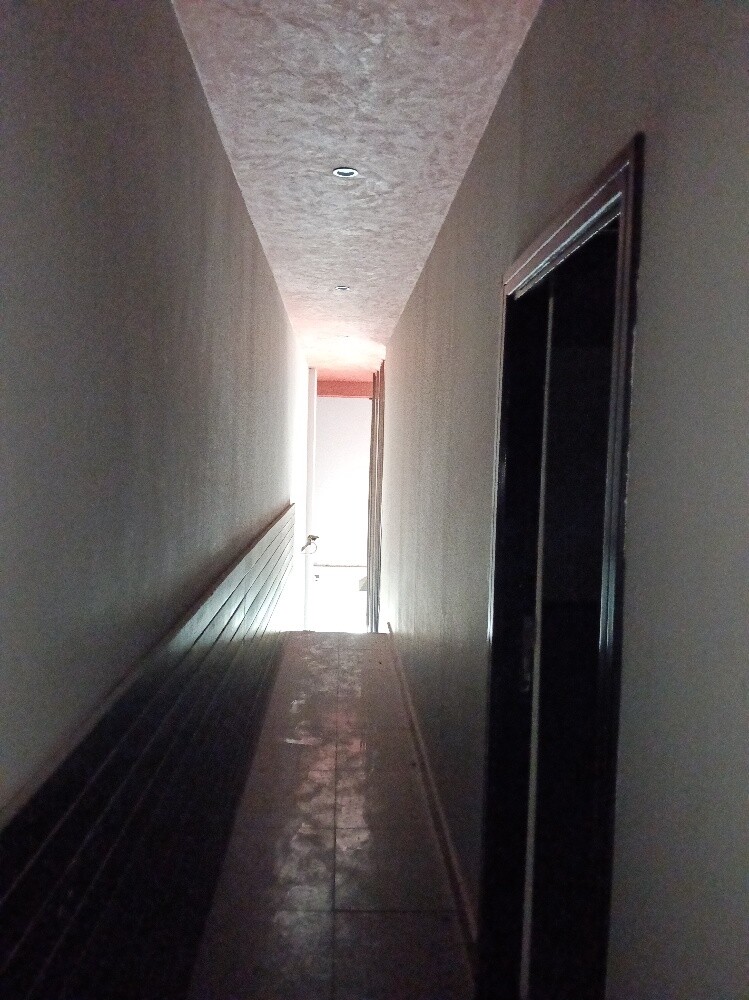 Shop with a mezzanine for rent in M - 13