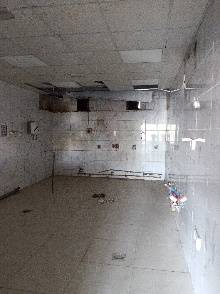Shop with a mezzanine for rent in M - 5