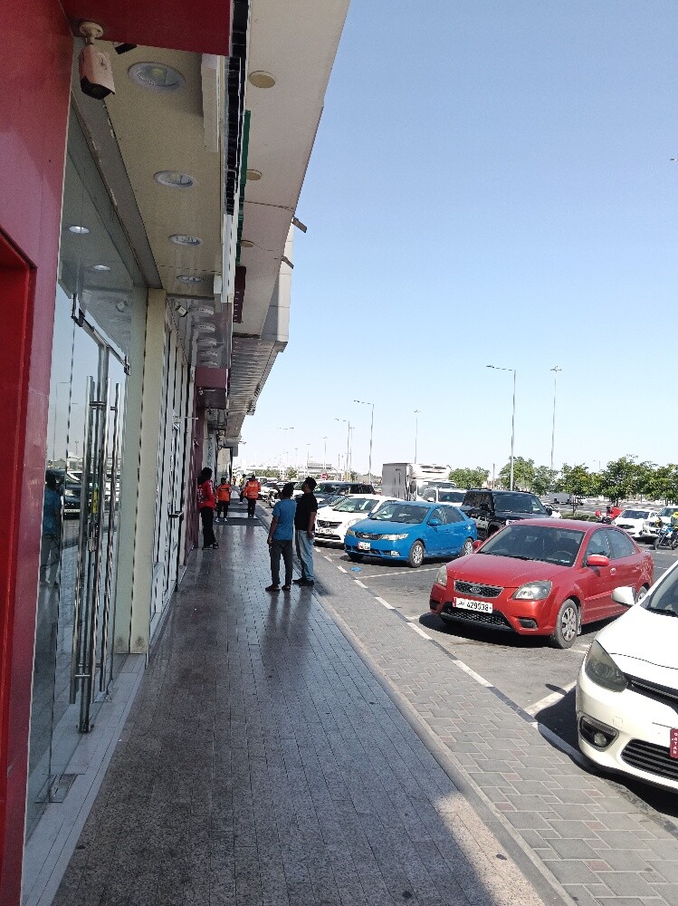 Shop with a mezzanine for rent in M - 2