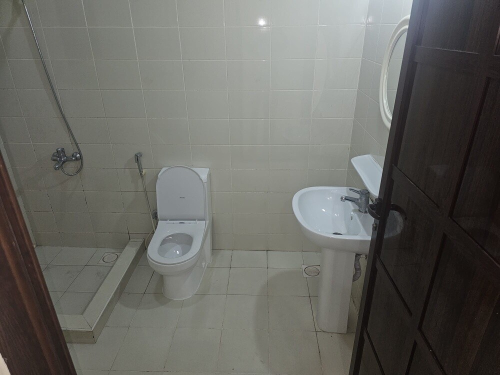 Two villas for rent in Muaither - 5