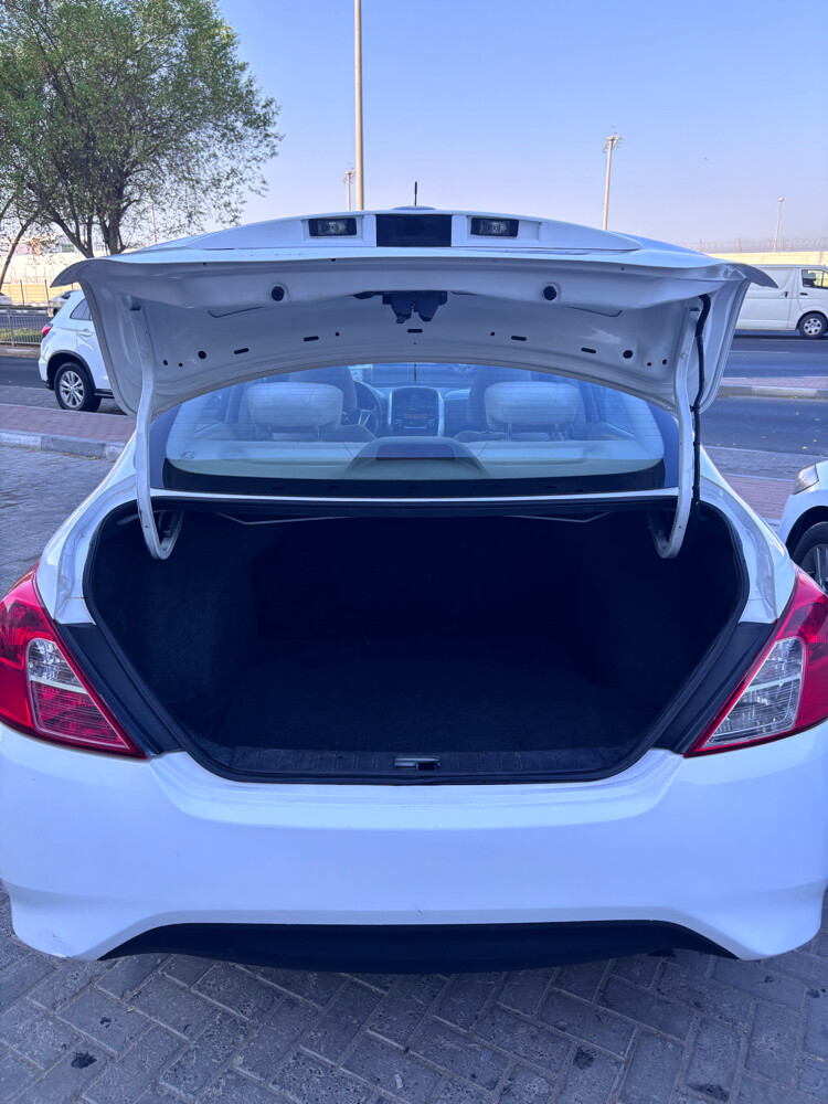 Nissan Sunny 2021 - 4