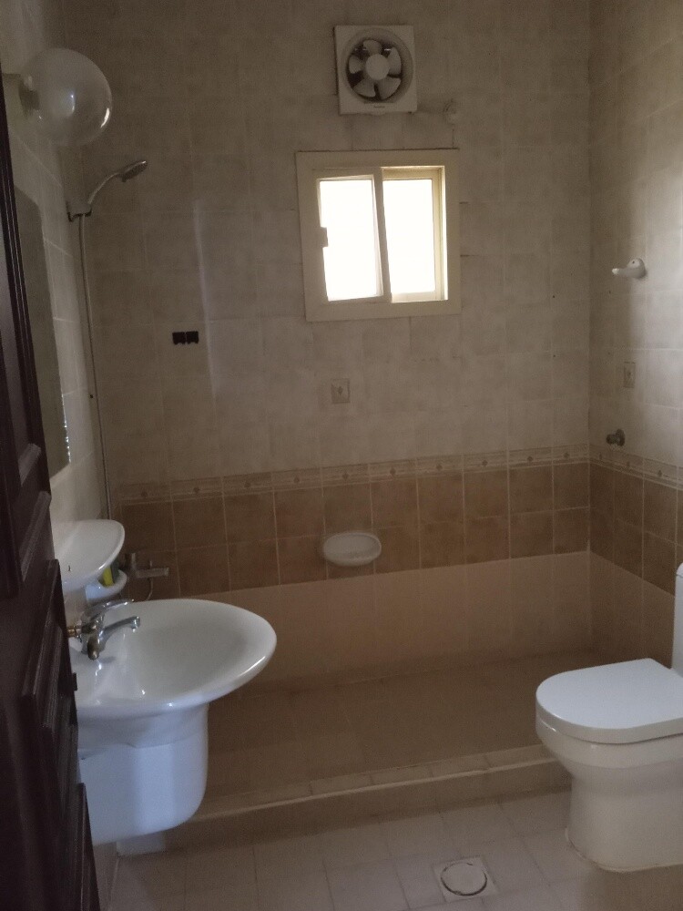 Investment Building Sale in Umm Ghu - 7