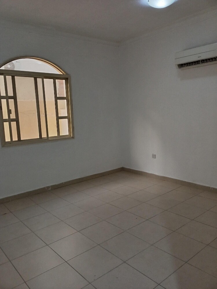 Investment Building Sale in Umm Ghu - 8