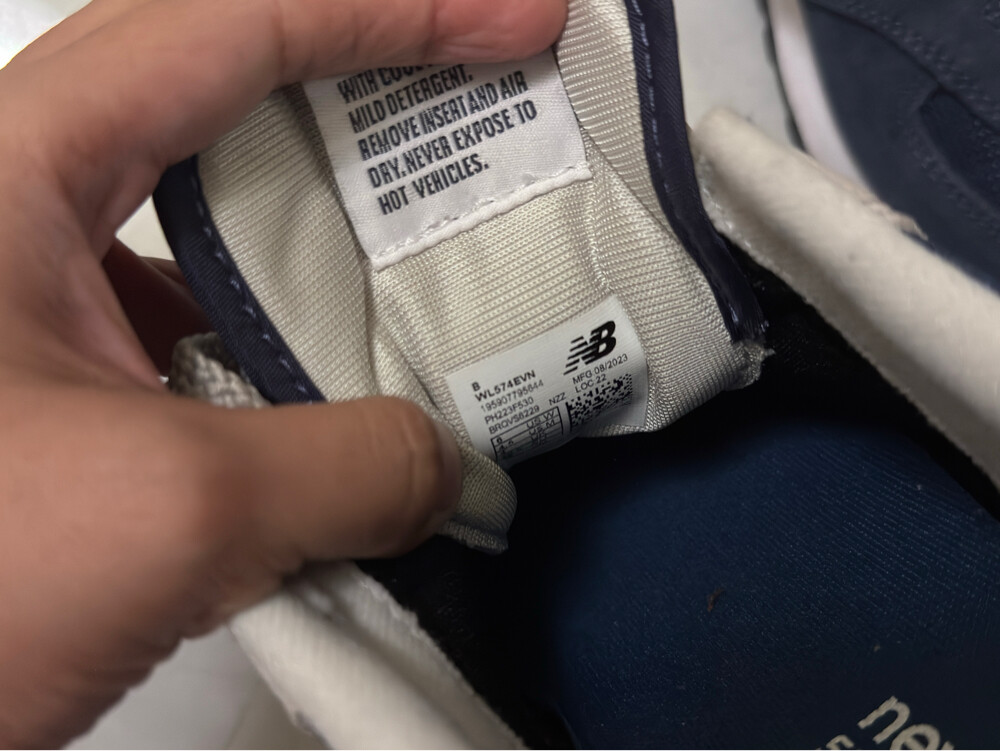 New Balance 574 Classic in Blue W6 - 4