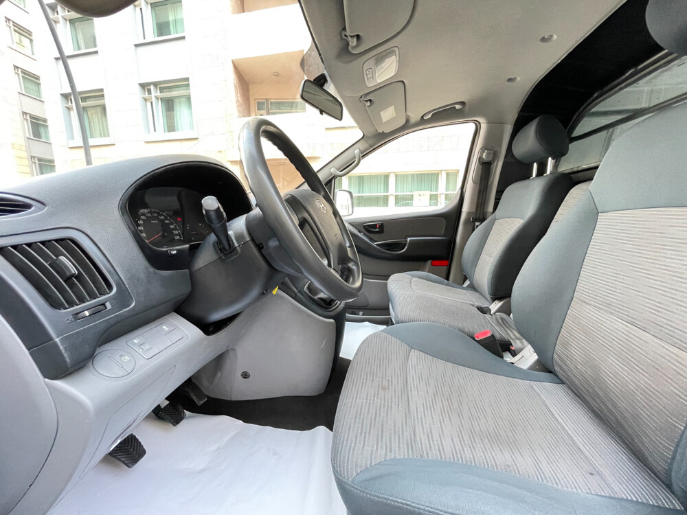 Hyundai H1 2018 Van - 8