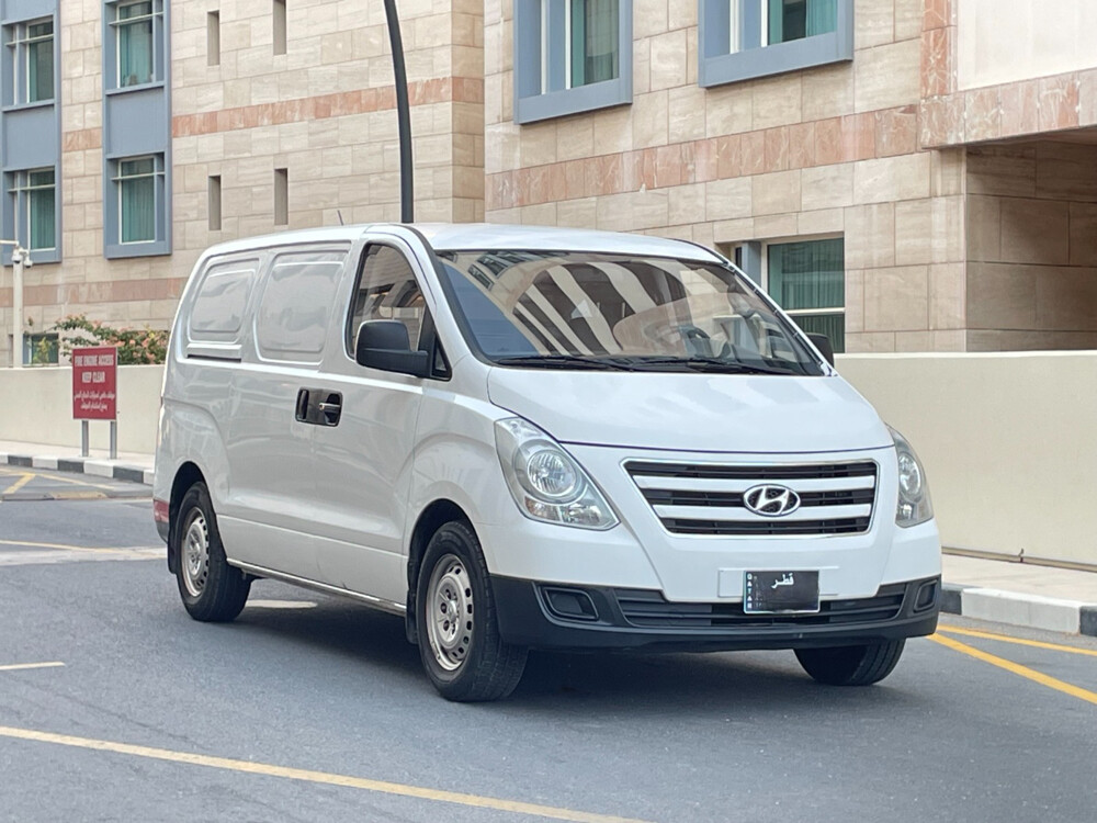 Hyundai H1 2018 Van - 12