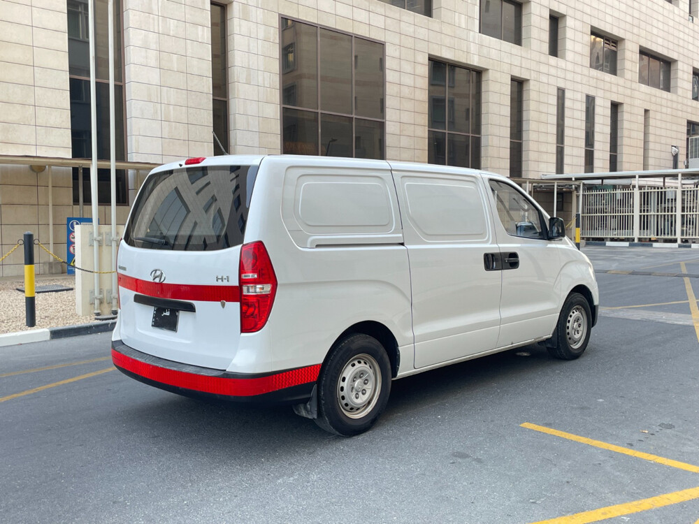 Hyundai H1 2018 Van - 10