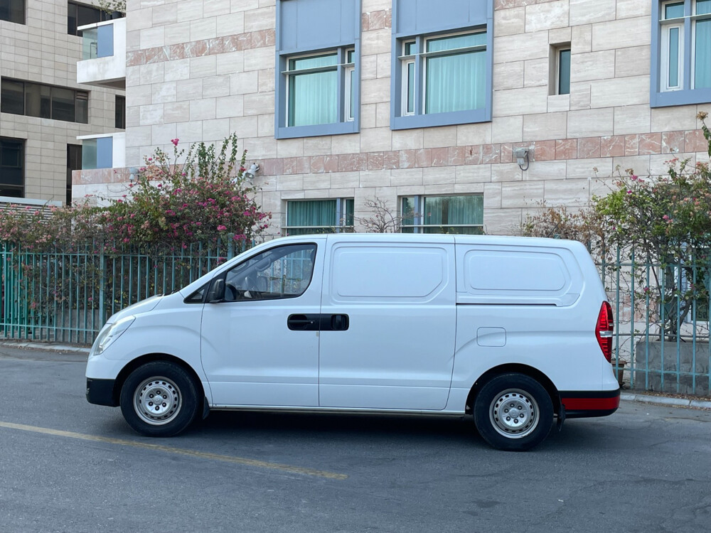 Hyundai H1 2018 Van - 4