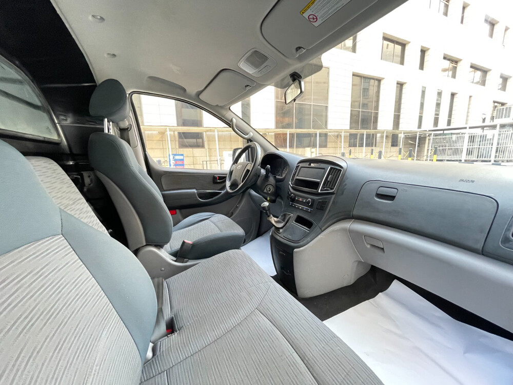 Hyundai H1 2018 Van - 2