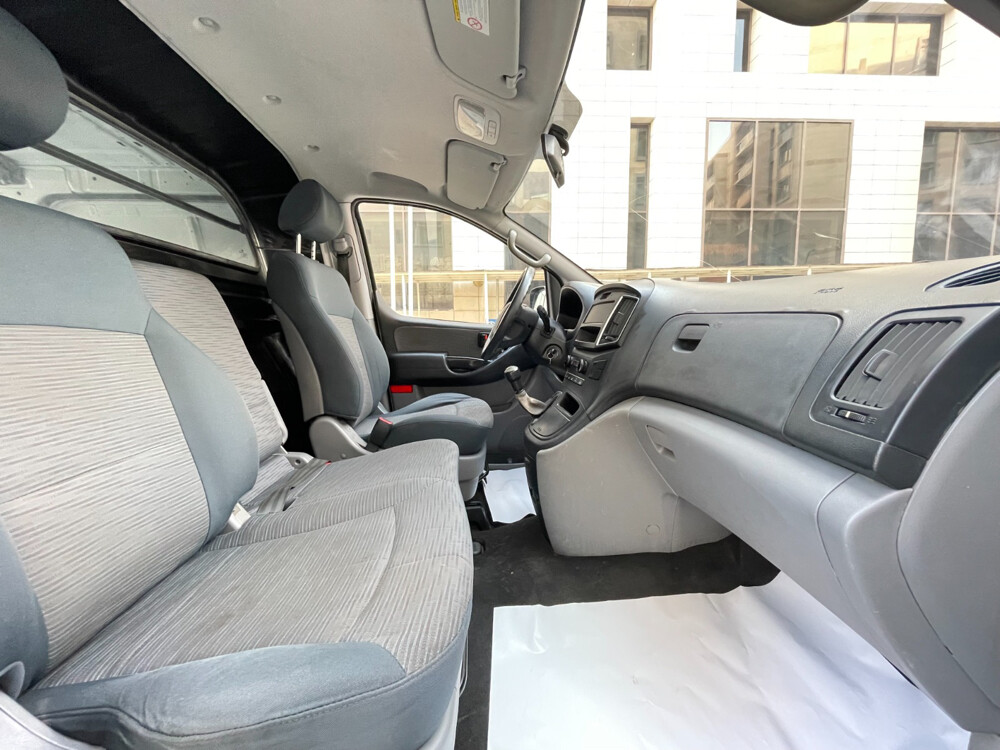 Hyundai H1 2018 Van - 6