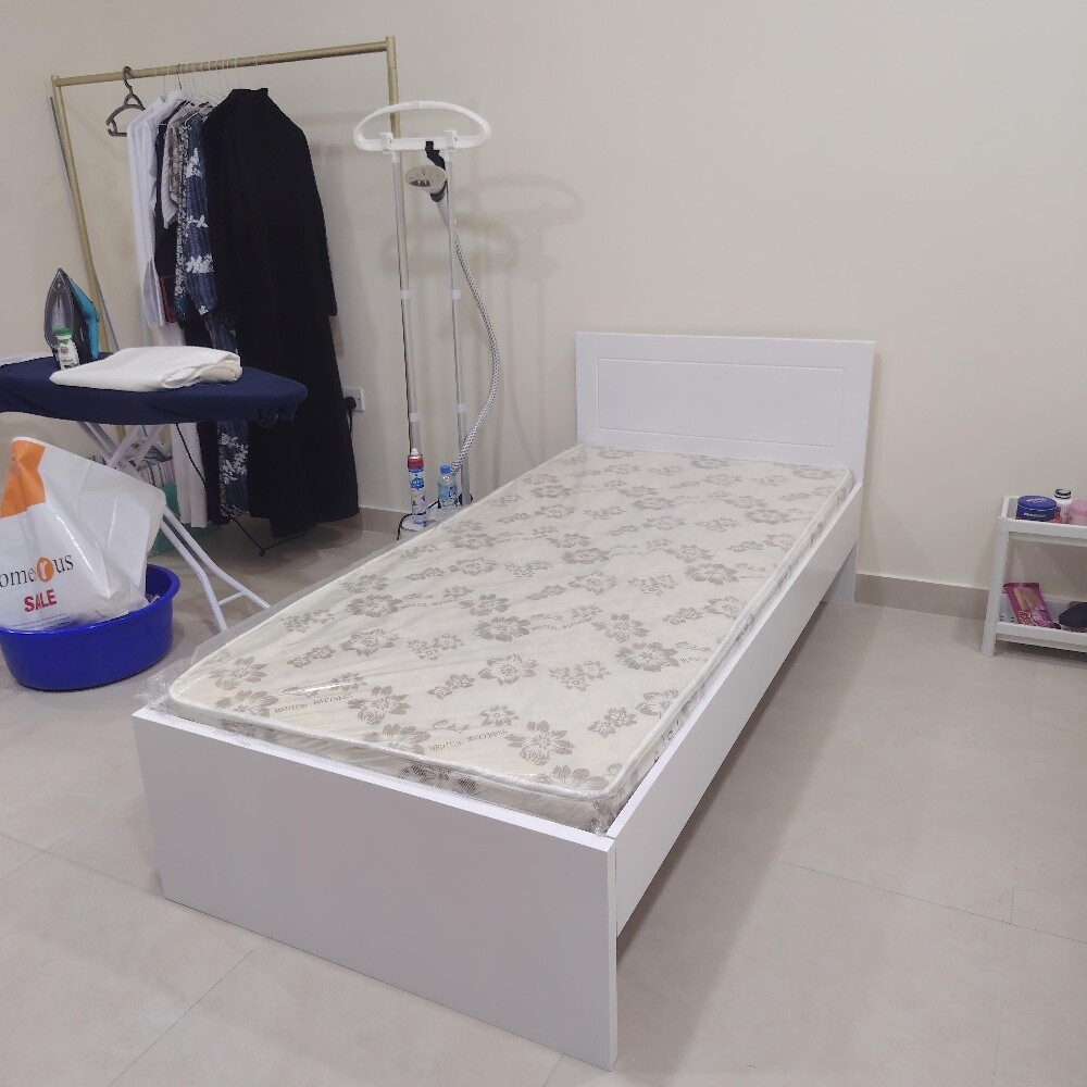 box bed with mattaress available sa - 3