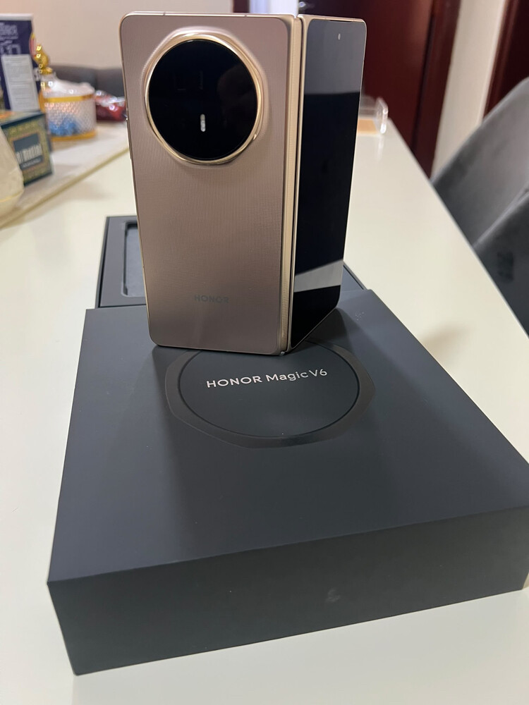 Honor Magic V6 – Latest Model - 1
