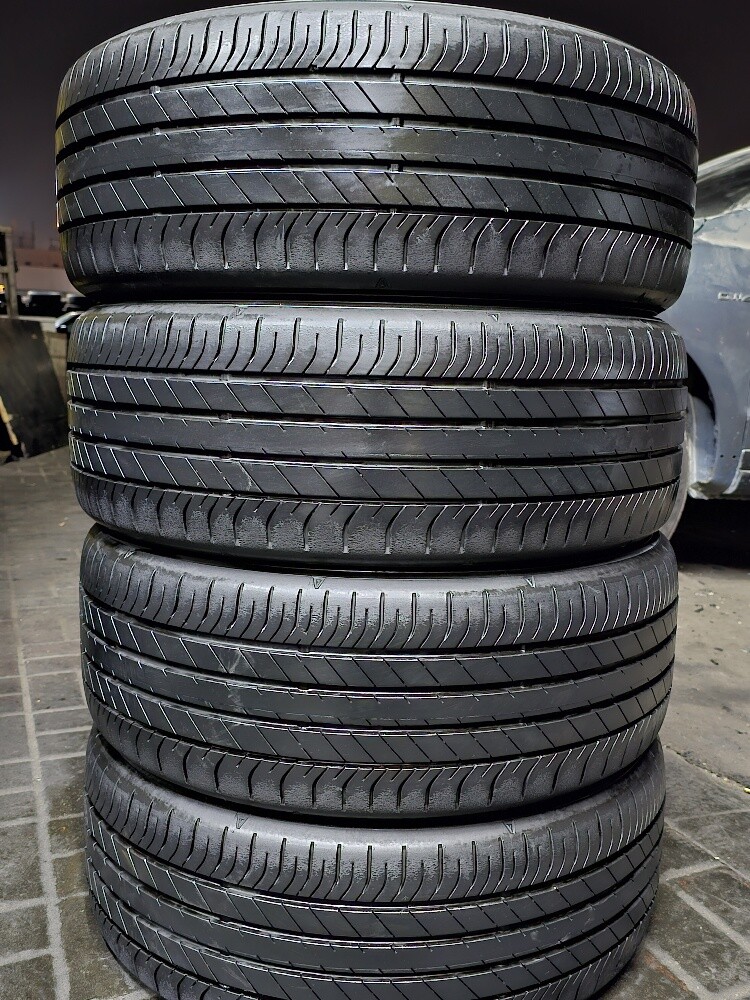 225-50-18,,,, Dunlop brand - 11