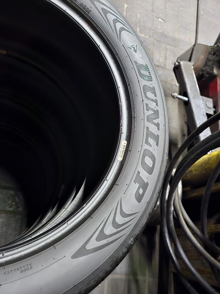 225-50-18,,,, Dunlop brand - 5