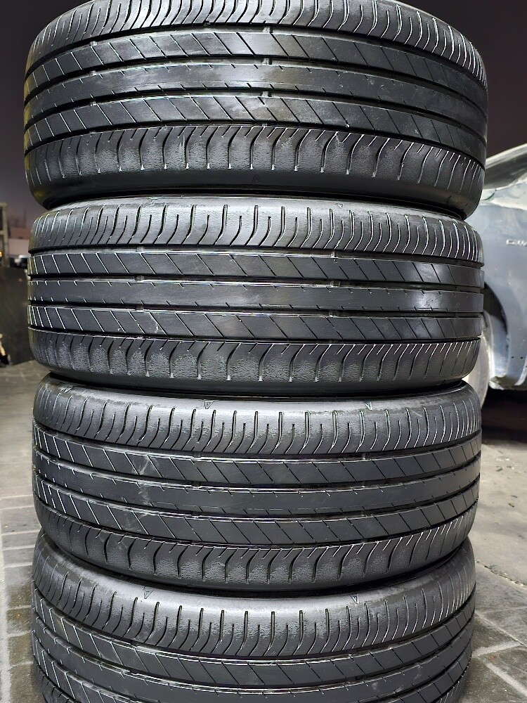 225-50-18,,,, Dunlop brand - 3