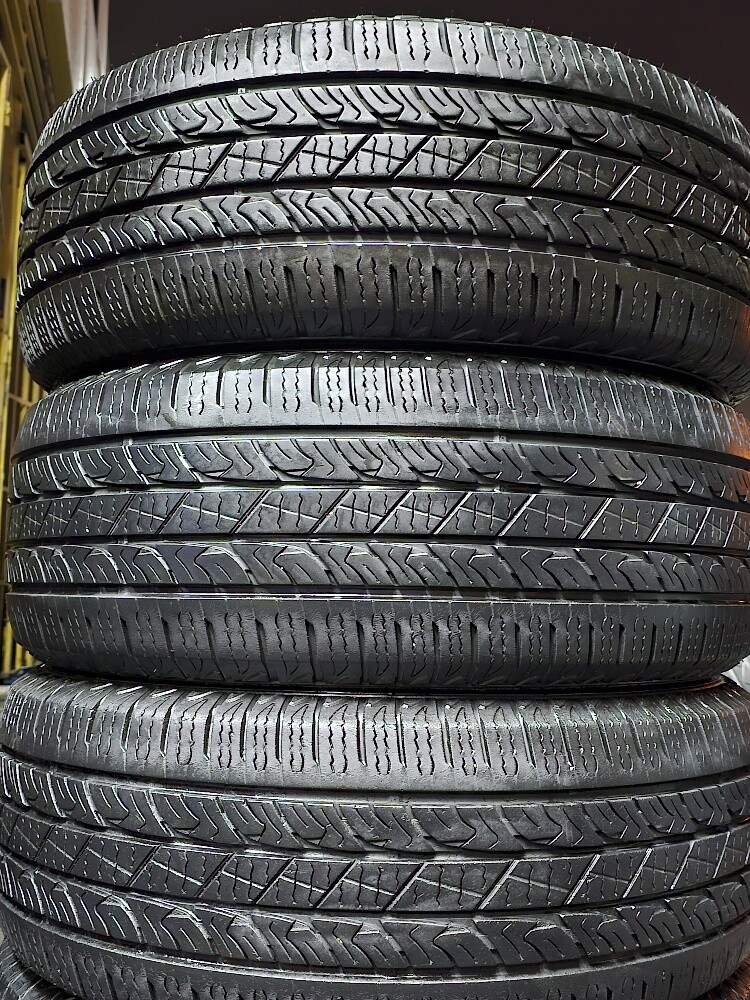 285-60-18,,,, Roadstone brand - 1