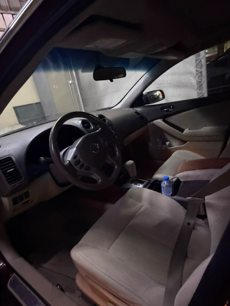 nissan altima - 2