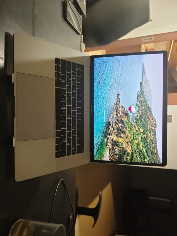 MacBook pro 15" 256, 16GB - 3