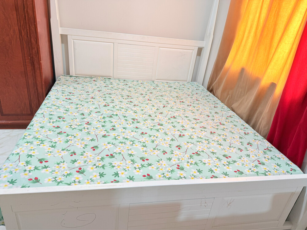 Bed& mattress+cupboard+Dressing tbl - 1