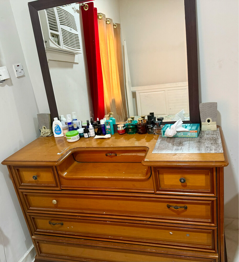Bed& mattress+cupboard+Dressing tbl - 2