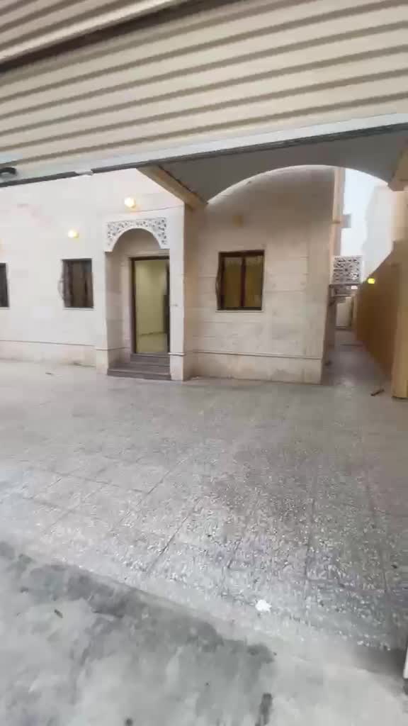 ام صلال علي - 20