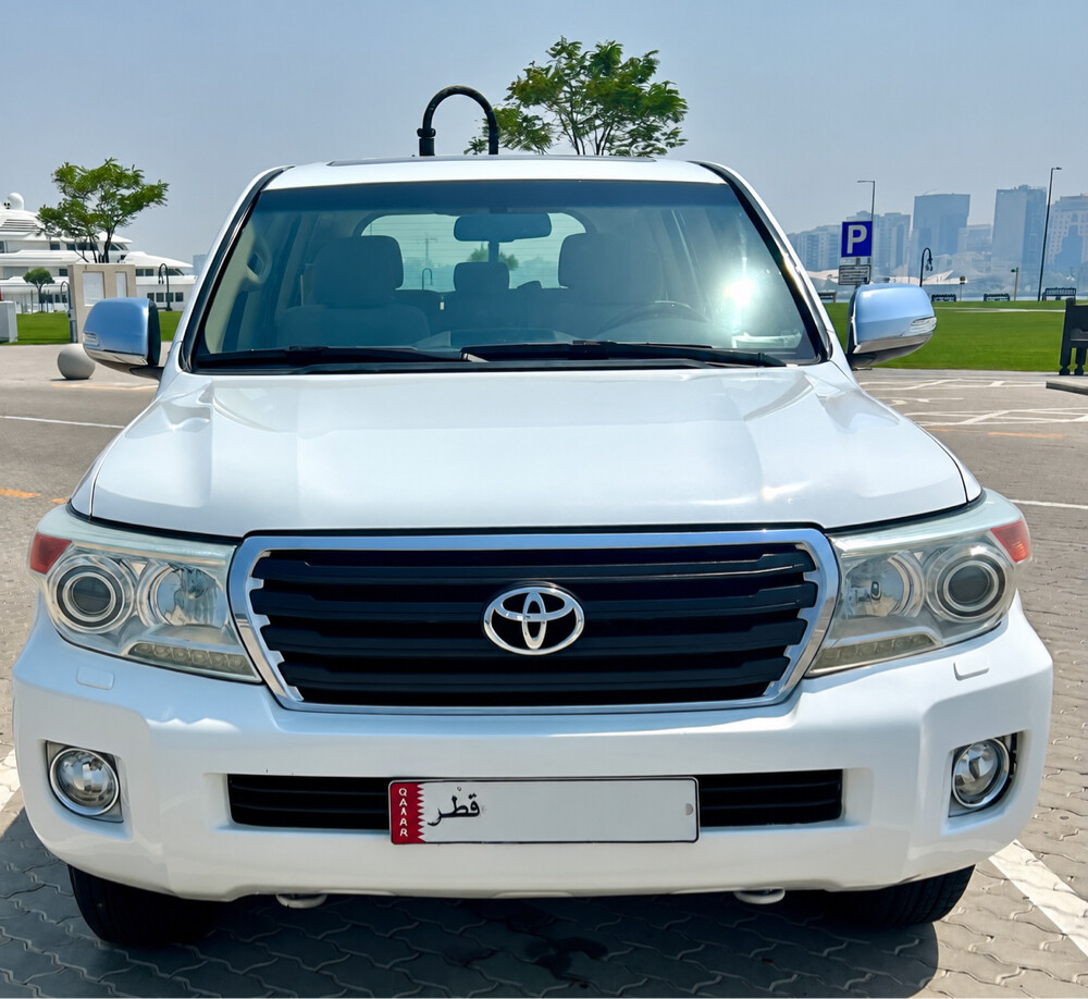 Toyota Land Cruiser V8 – Very Clean - 1