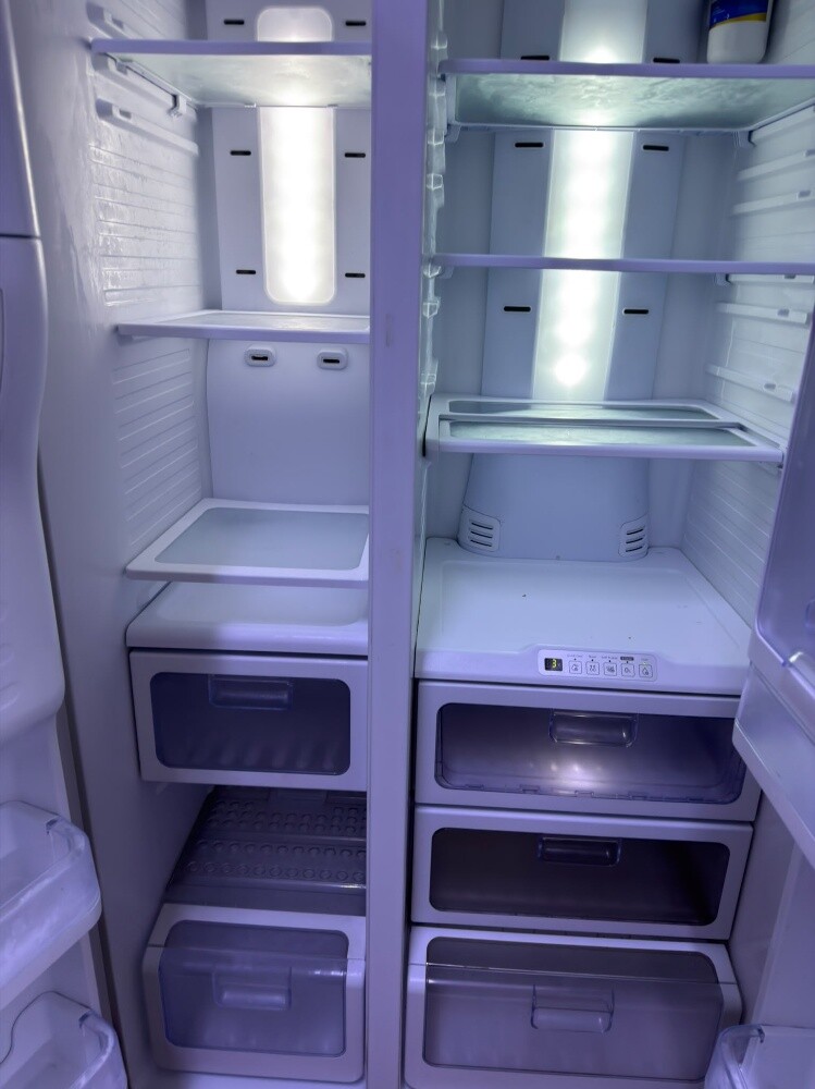 Samsung side by side clean fridge - 7