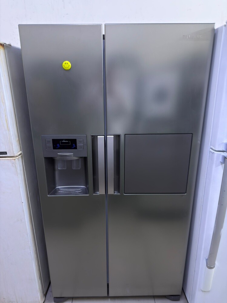 Samsung side by side clean fridge - 1