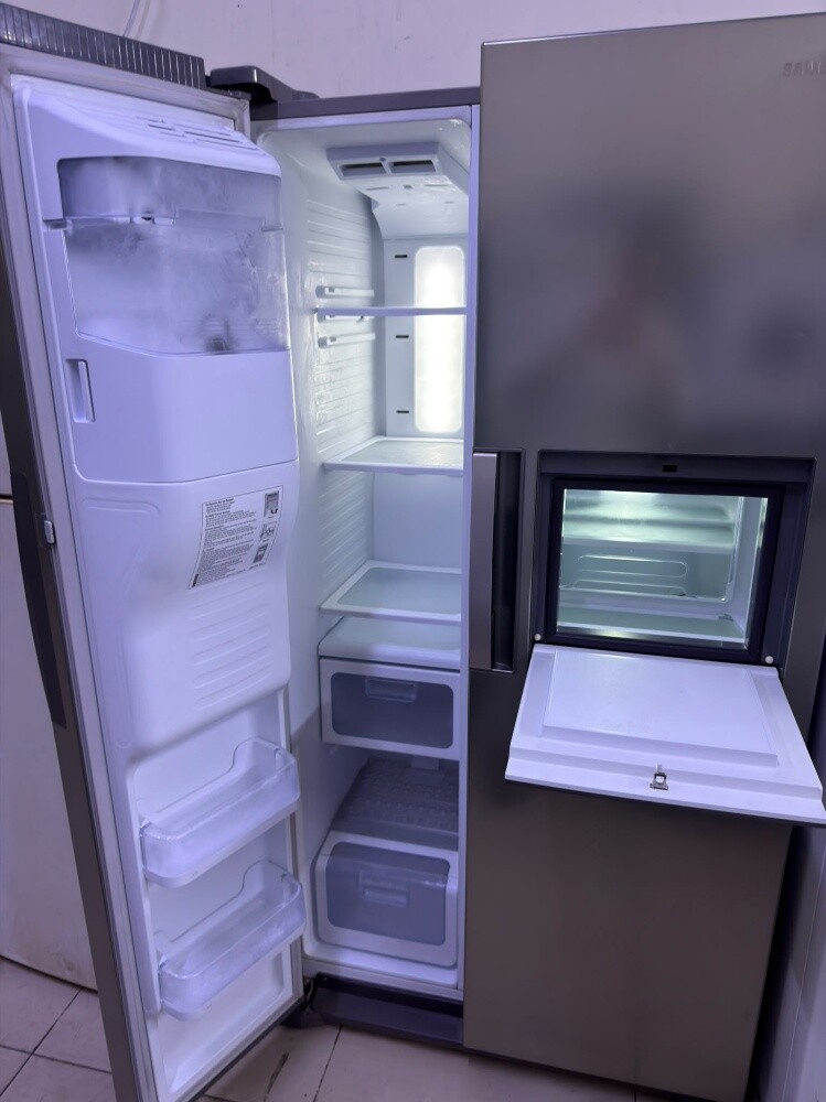 Samsung side by side clean fridge - 3