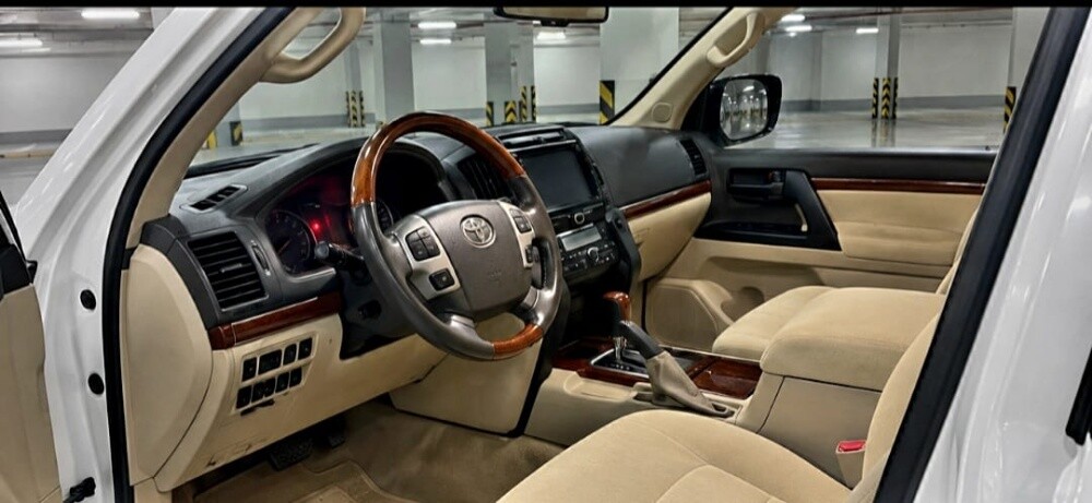 Toyota land cruiser 2013 GXR v8 - 3