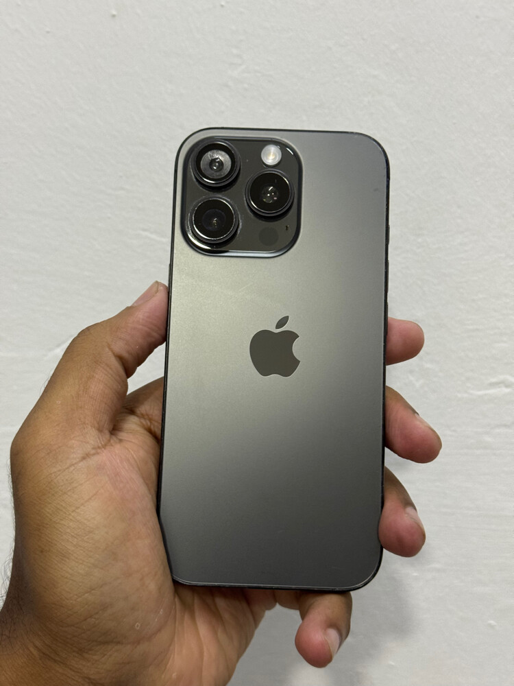 iPhone 16 pro  - 1