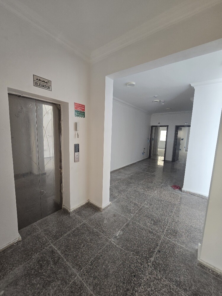 للبيع عمارة سكنية - جديدة - 30