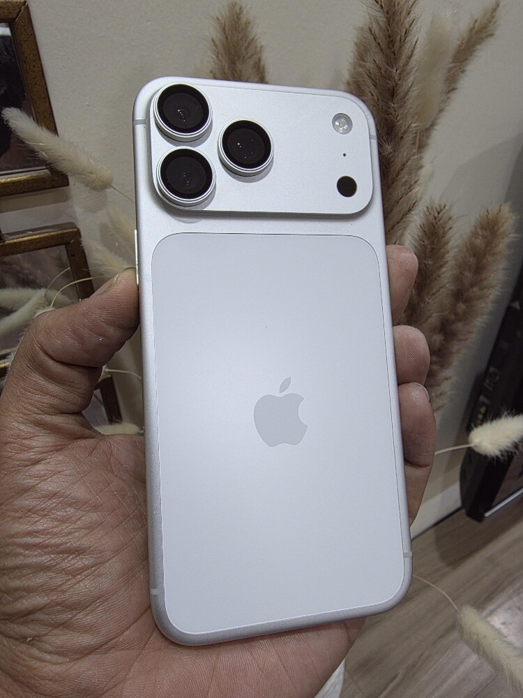 iPhone 17 Pro max 256 GB 90 Battery - 1