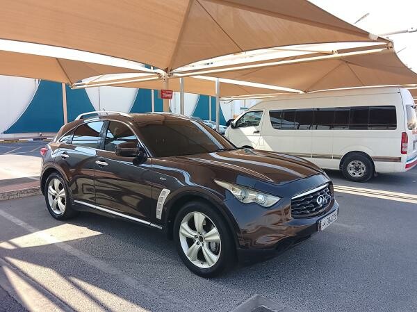Nissan Infinity FX35 - 2
