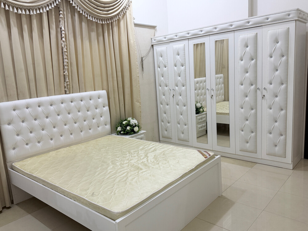 Queen Bedroom set For sale  - 1