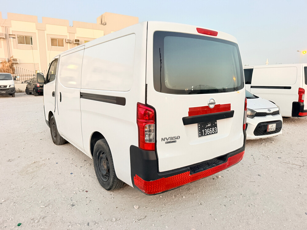 Urvan 2016 delivery 5 doors - 4