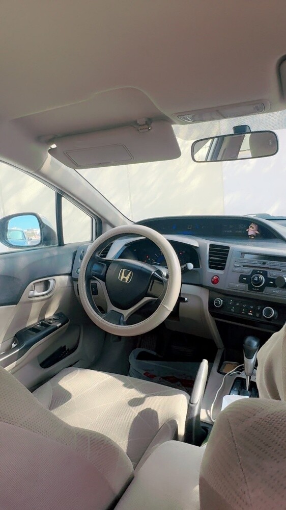 Honda  civic 2012 perfect Condition - 6
