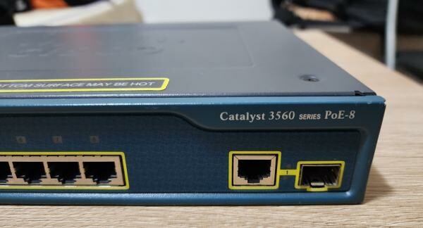 Cisco WS-C3560-8PC-S, 8 Port PoE - 2