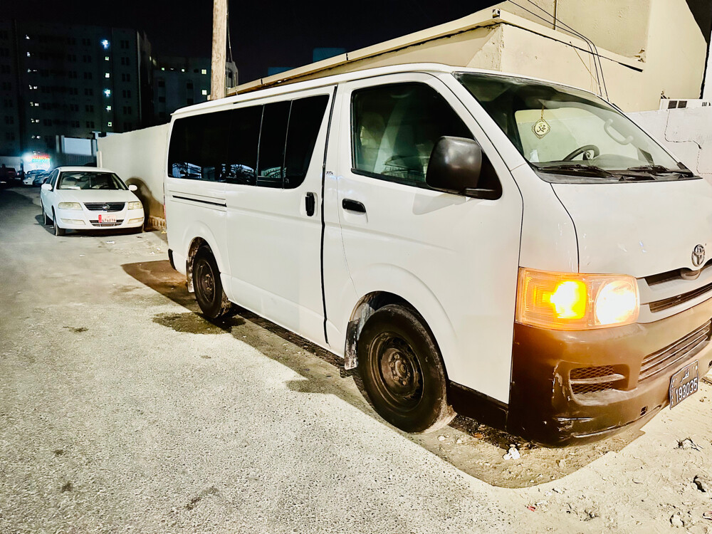 Toyota Hiace 2009 - 12