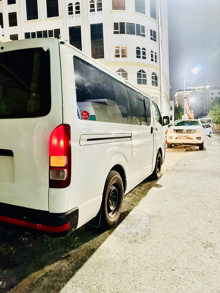 Toyota Hiace 2009 - 13