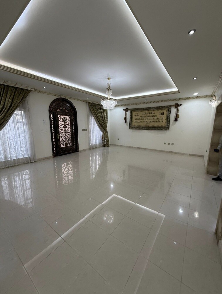 للإيجار فيلا بالسلطة - 2